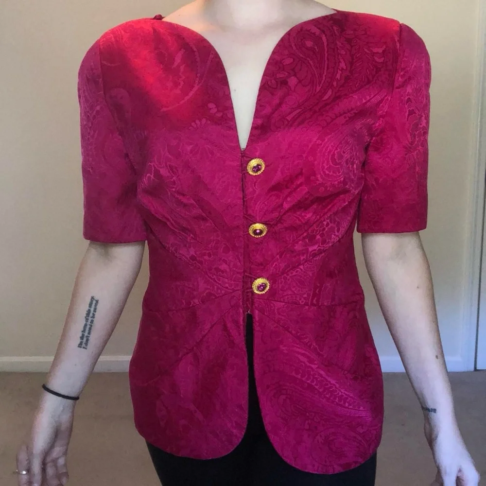 Elegant Pink Dress with Button Detail - Picture 2 of 4